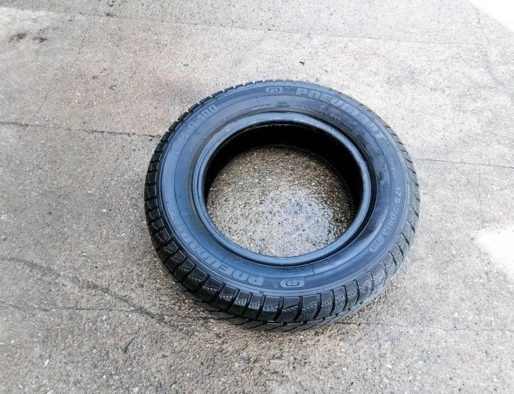 TOYOTA Prius 2 generation (XW20) (2003-2011) Шина 027696,17570R13 32876863