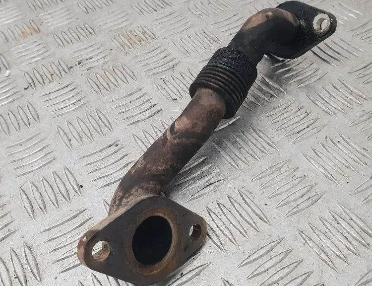 SKODA Octavia 2 generation (2004-2013) Трубка рециркуляции отработавших газов 03G131521J 14297764