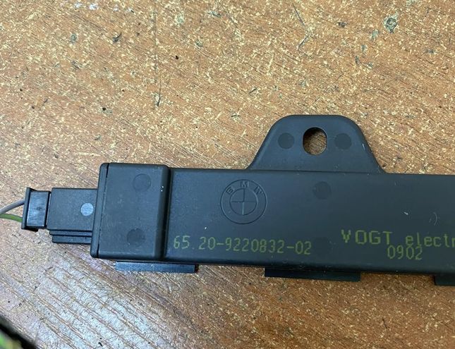 BMW 5 Series F10/F11 (2009-2017) Антенний підсилювач із кришкою багажника 65.20-9220832-02,#G361 25711414