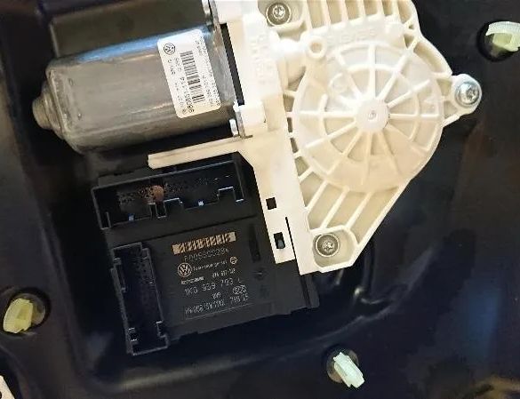 VOLKSWAGEN Passat B6 (2005-2010) Маторчик стеклоподъемника передней левой двери 3C0035454,1K0959701P,1K0959793L,3C1837755L 28145722