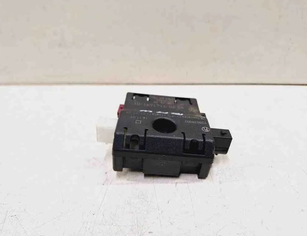 BMW 3 Series E90/E91/E92/E93 (2004-2013) Другие блоки управления 65209141491,10819610,6520914149101,9141491 32726669