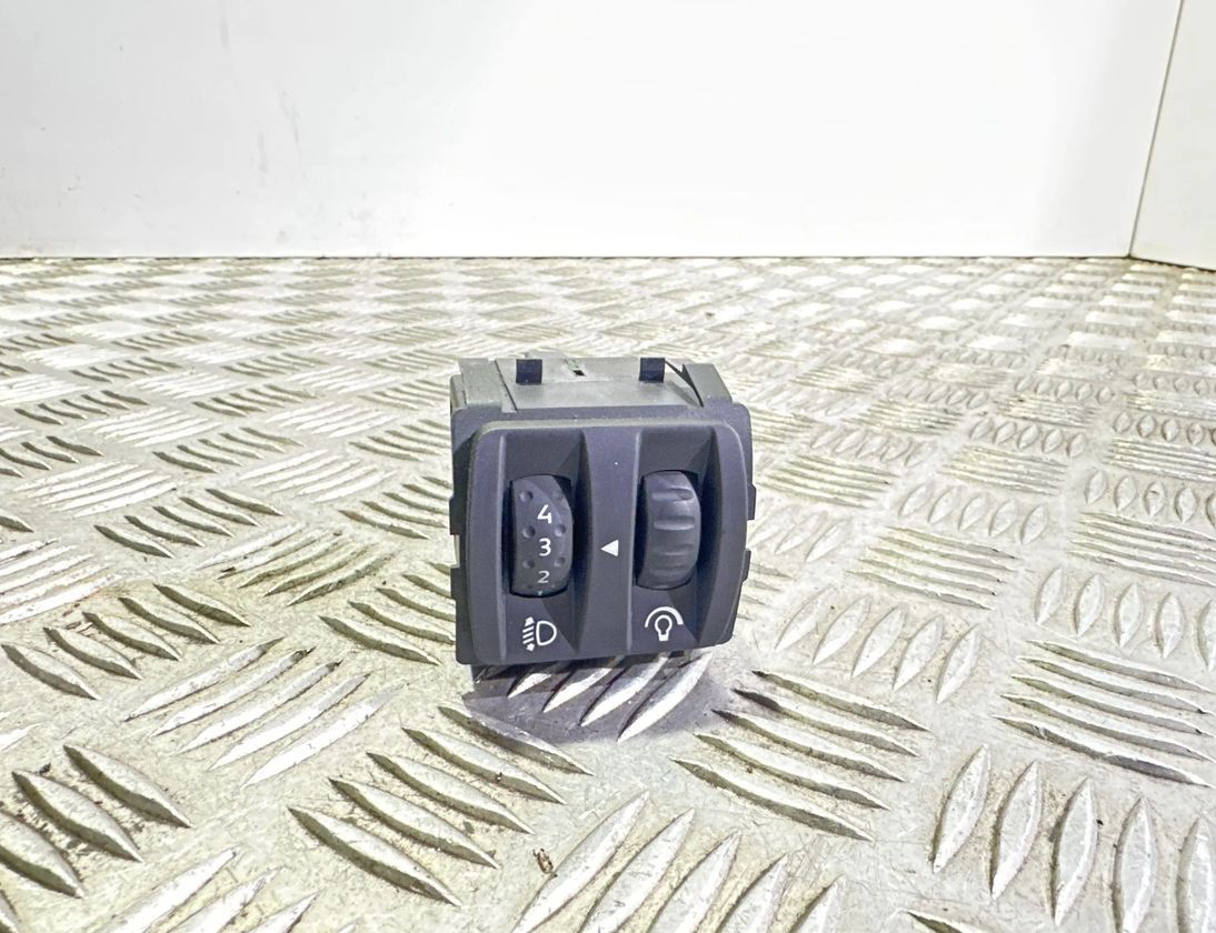 RENAULT Megane 2 generation (2002-2012) Переключатель регулировки высоты фар 88020001,8200095495B 29044461