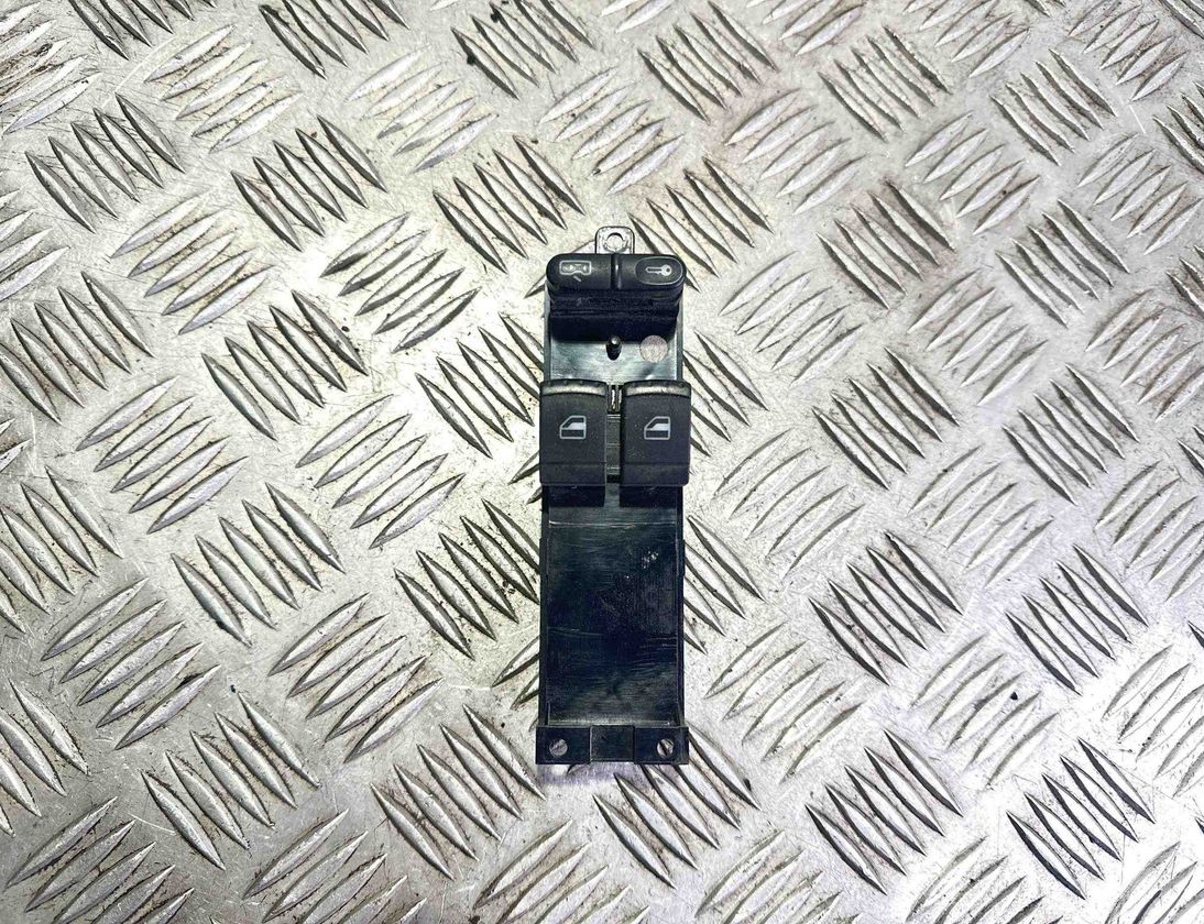 VOLKSWAGEN Passat B5 (1996-2005) Кнопки керування вікном лівих задніх дверей 1J3959857B 29969048