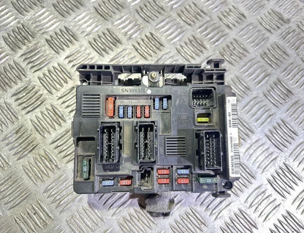 CITROËN Xsara Picasso 1 generation (1999-2010) Блок предохранителей U118470003L 30519607
