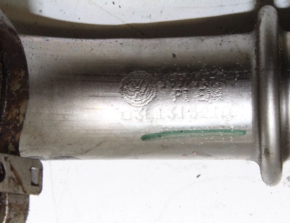 AUDI A5 8T (2007-2016) Трубка рециркуляции отработавших газов 03L131521Q 20810305