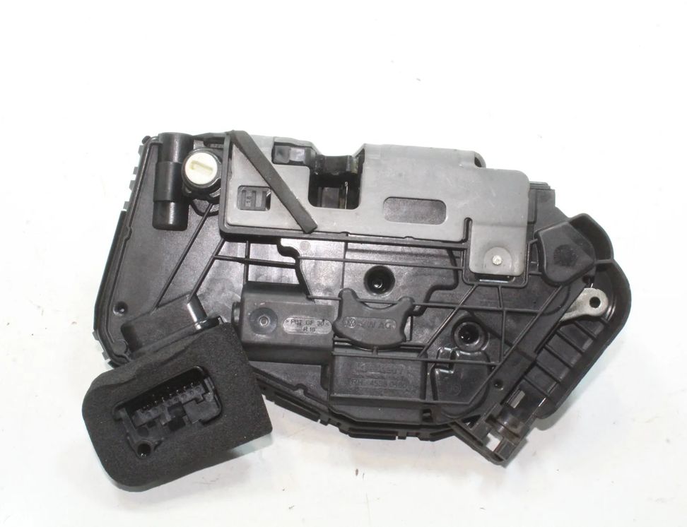 VOLKSWAGEN Golf 8 generation (2019-2023) Замок задней правой двери 5TA839016P 31952187