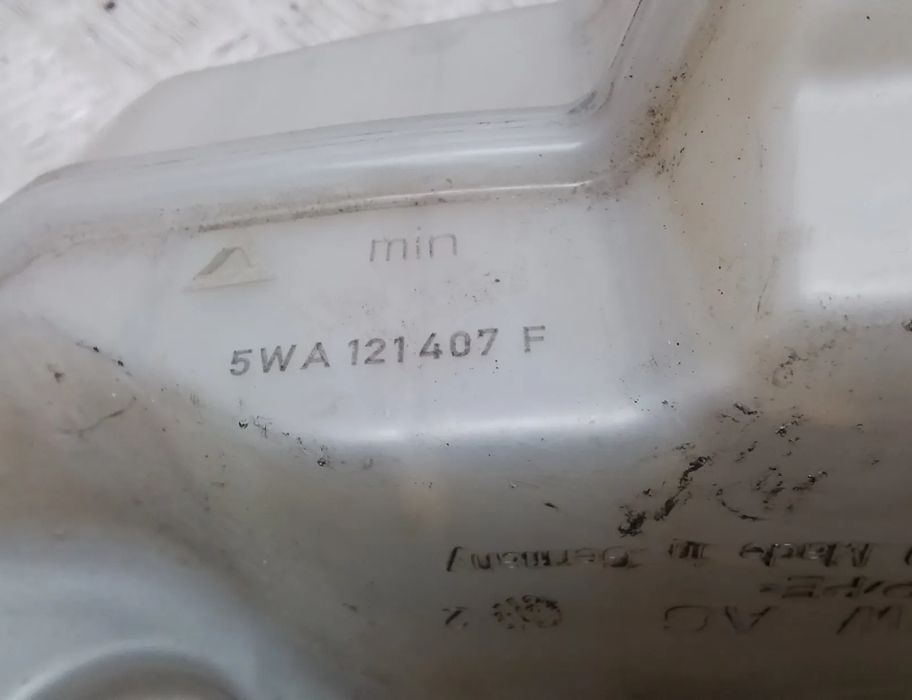 VOLKSWAGEN Golf 8 generation (2019-2023) Резервуар розширювального бачка охолоджуючої рідини 5WA121407F 28160456