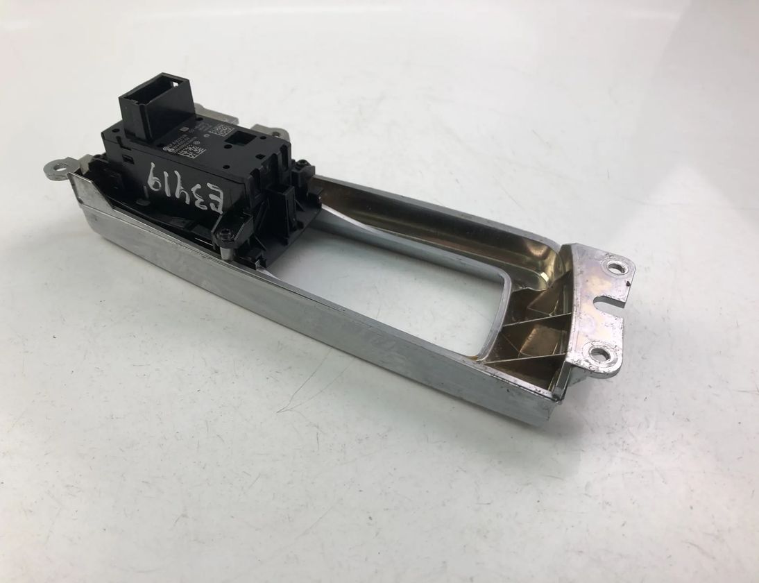 BMW 5 Series F10/F11 (2009-2017) Кнопка ручного гальма 6822518 14260566