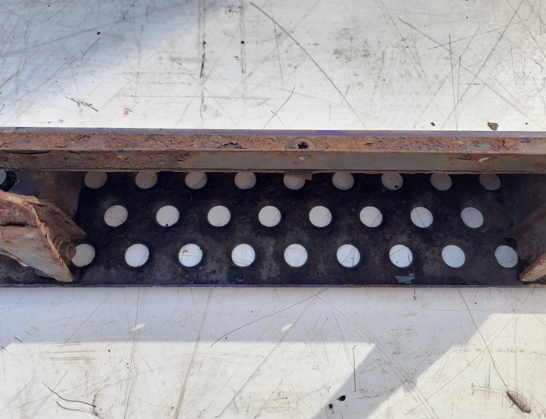 MERCEDES-BENZ ACTROS (1996-2002) F40 (2019-2024) Середня частина переднього бампера A9418801670,A9418801670,9418801670 26326463