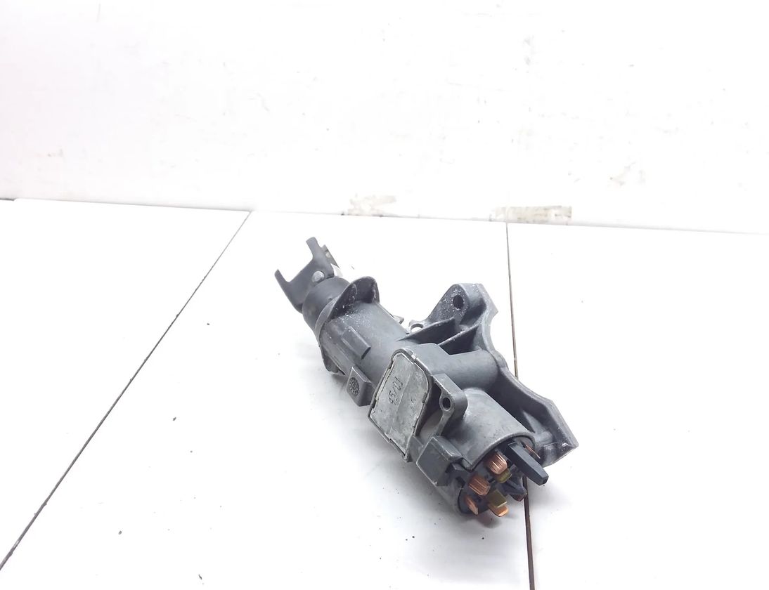 VOLKSWAGEN Passat B5 (1996-2005) Замок зажигания 4b0905851,Am60hp 27371177