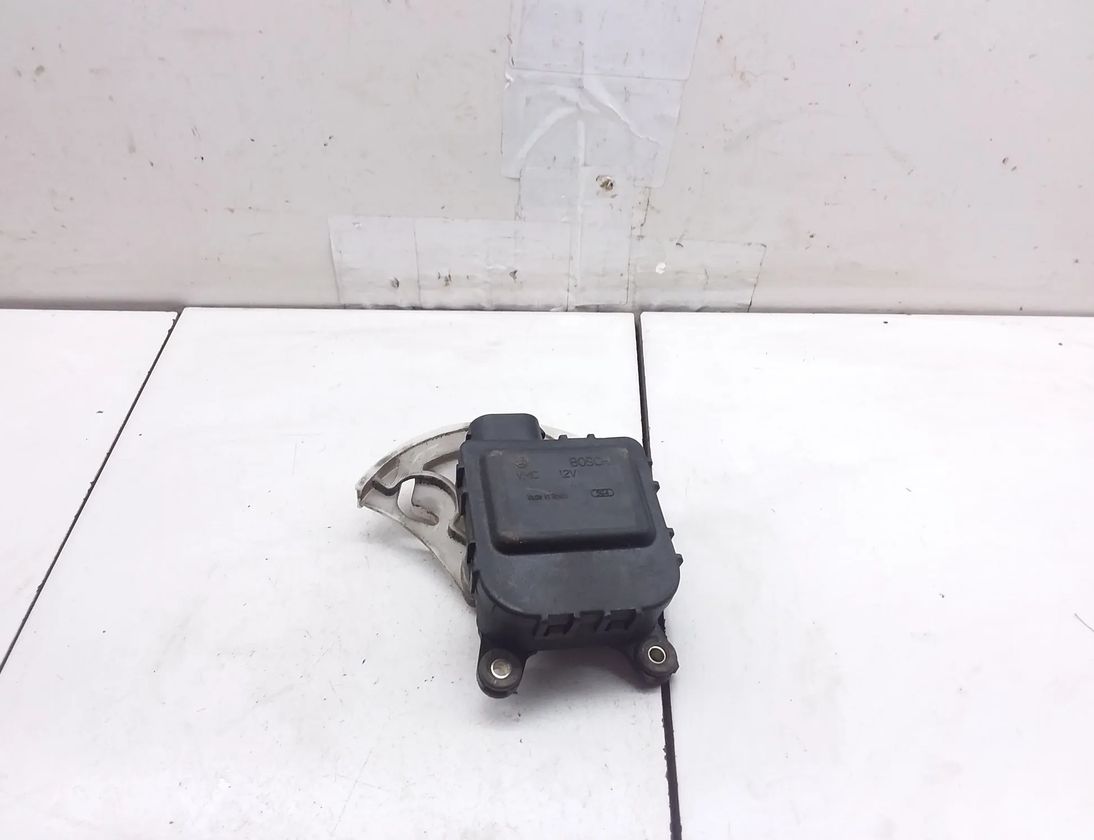 VOLKSWAGEN Passat B5 (1996-2005) Клапаны управления внутренним подогревом 700035693F00,8D1820511B,0132801149 31054917