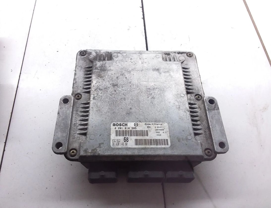 CITROËN Xsara Picasso 1 generation (1999-2010) Блок управления двигателем 0281010595 31155428