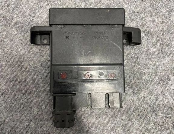 BMW 5 Series F10/F11 (2009-2017) Распределительная коробка 9153418 32188101