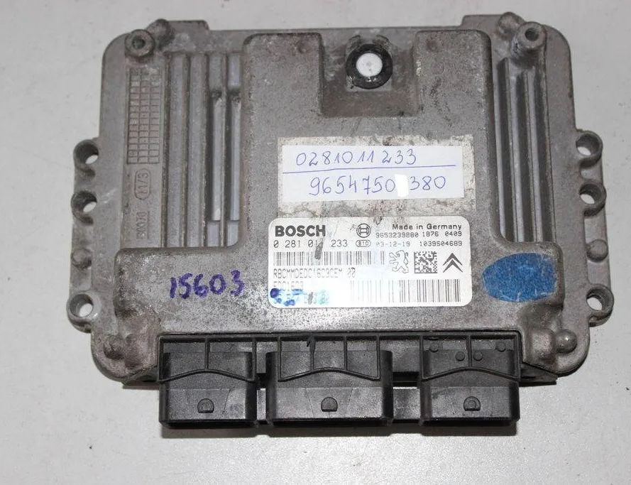 PEUGEOT 307 1 generation (2001-2008) Блок управления двигателем 0281011233,9654750380 31943357