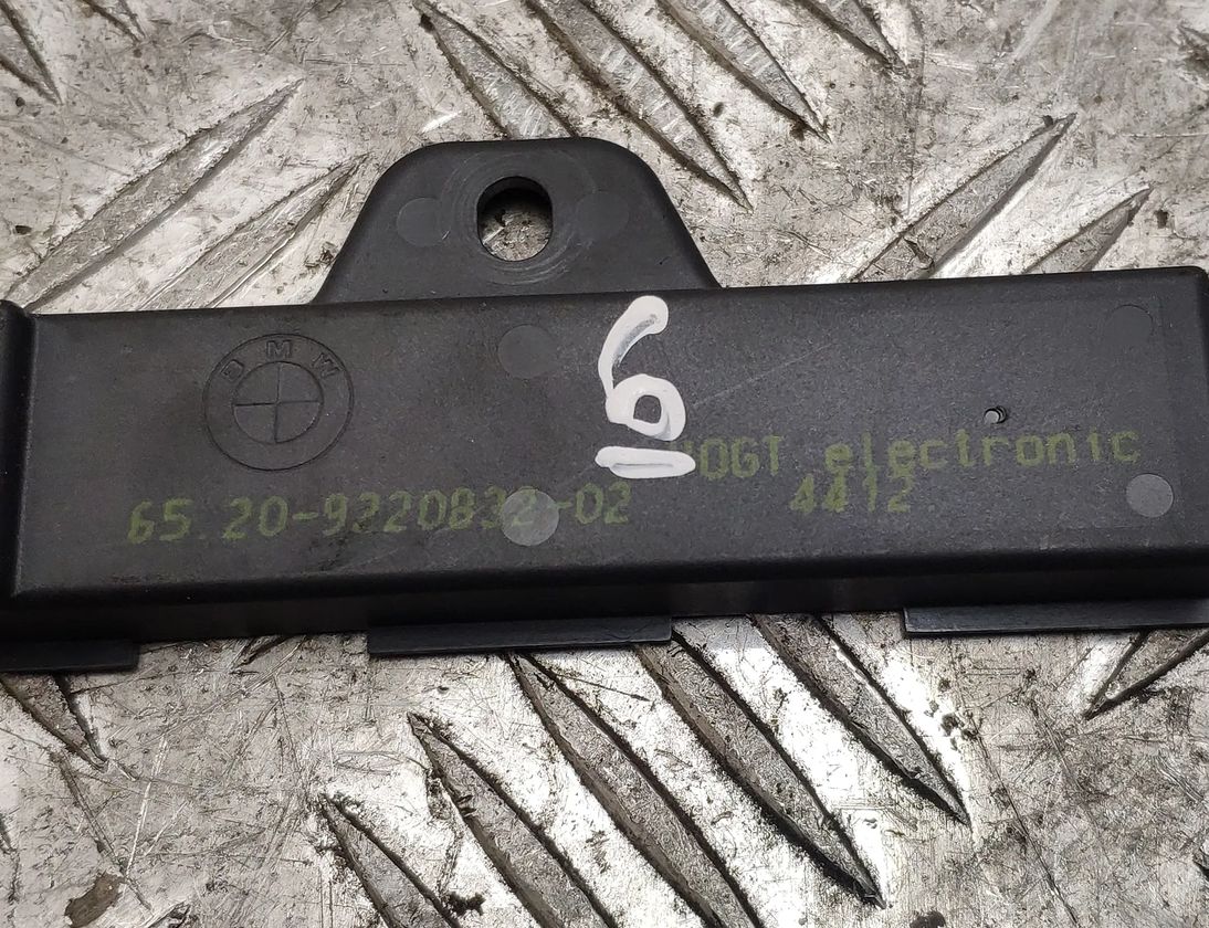 BMW 7 Series F01/F02 (2008-2015) Антенний підсилювач із кришкою багажника 9220832,65209220832 15314693