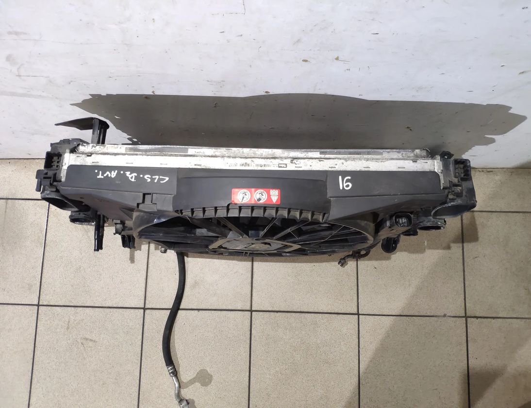 MERCEDES-BENZ CLS-Class C219 (2004-2010) Система охлаждения A2115001693,A2115050555,0130706835,1137328108,3137229007,A2115003402,A2195050530 18161496