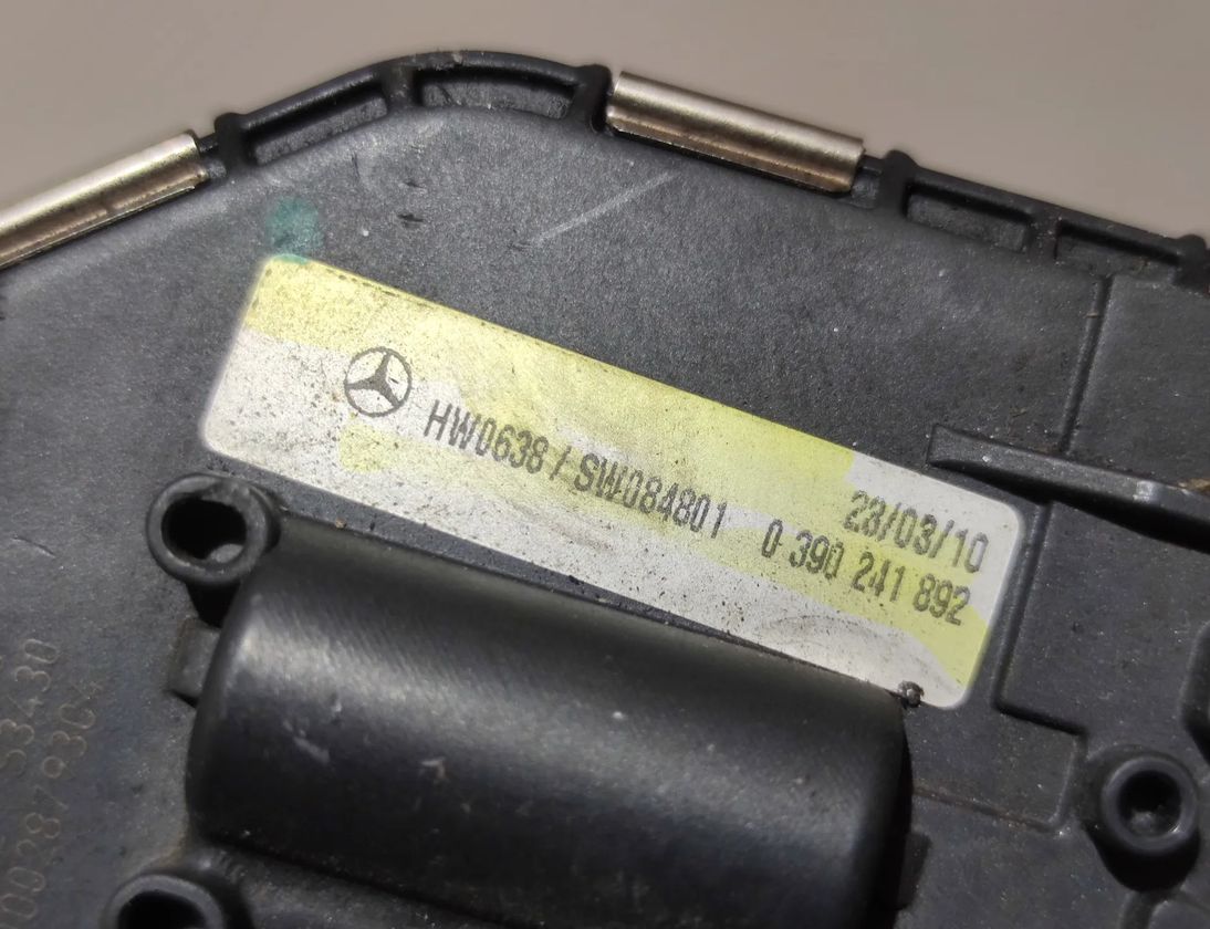MERCEDES-BENZ E-Class W212/S212/C207/A207 (2009-2016) Двигун механізму склоочисника переднього скла 0390241892,1137328340,1137328340 22626666
