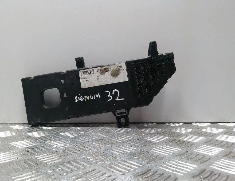 OPEL Vectra C (2002-2005) Блок предохранителей 24443147,24414513 28385451