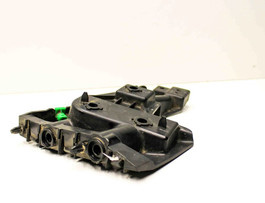 VOLVO V60 1 generation (2010-2020) Держатель бампера передний правый 31425464 32396688