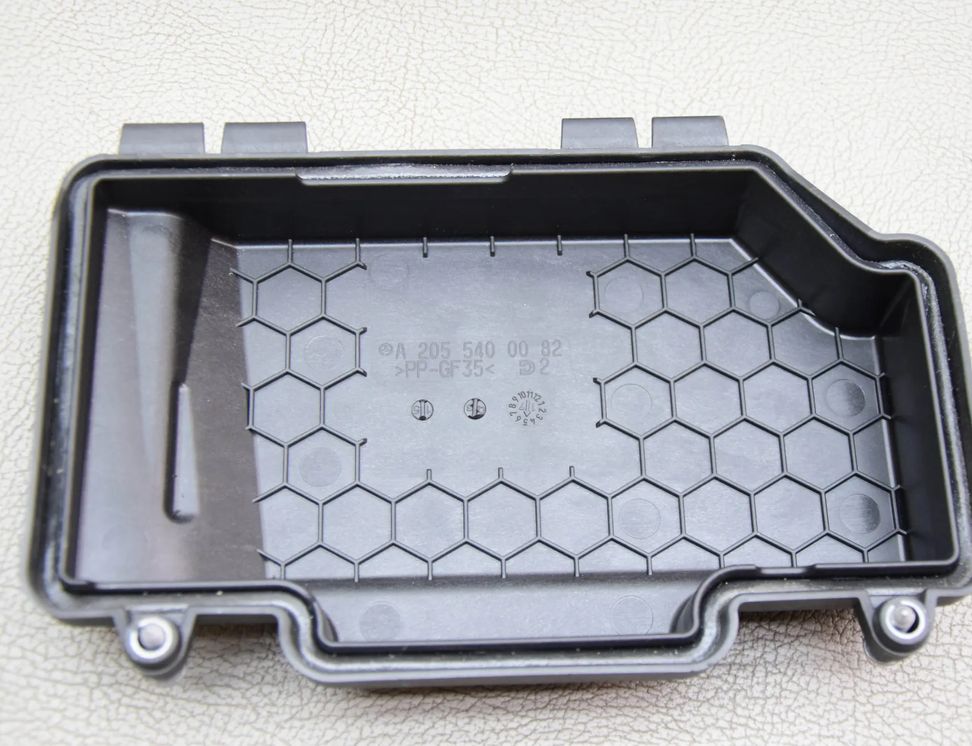 MERCEDES-BENZ C-Class W205/S205/C205 (2014-2023) Блок предохранителей A2229063202,A2055400082 21815203