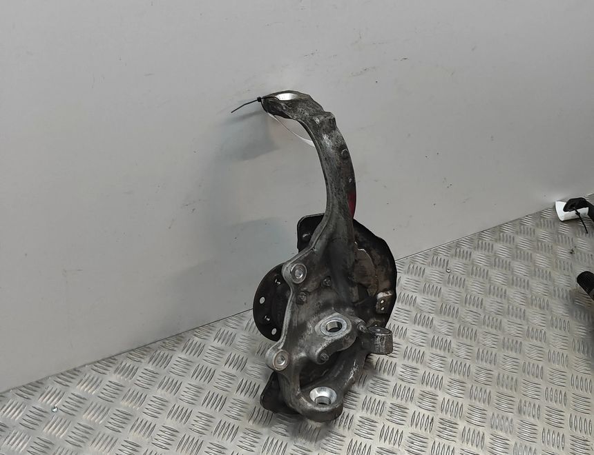 MERCEDES-BENZ C-Class W205/S205/C205 (2014-2023) Ступица передняя левая A2052100,A0004213520 24933379