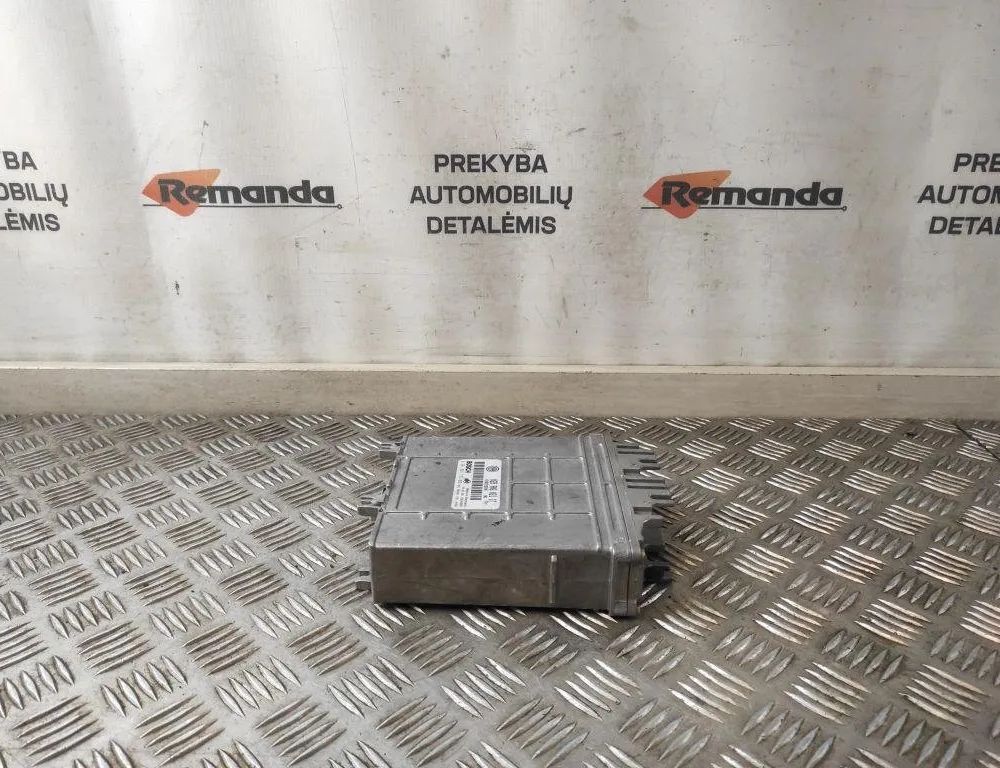 VOLKSWAGEN Passat B7 (2010-2015) Блок управления двигателем 0281001735,028906021GT 31570086