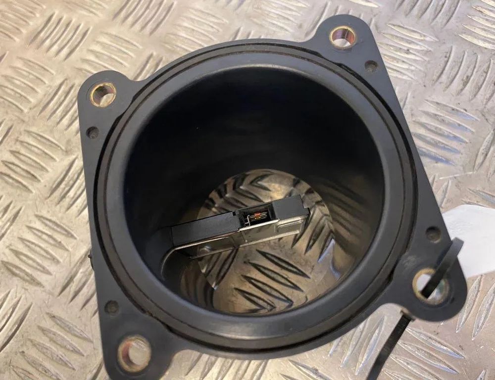 NISSAN X-Trail T30 (2001-2007) Воздухомер воздушного фильтра AFH70M,226807S000 31592605