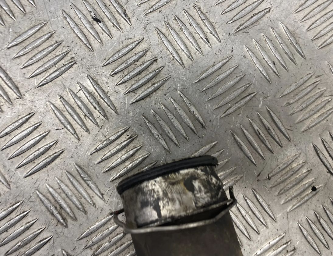 BMW 3 Series E90/E91/E92/E93 (2004-2013) Труба шланга інтеркулера 8513289 21863238