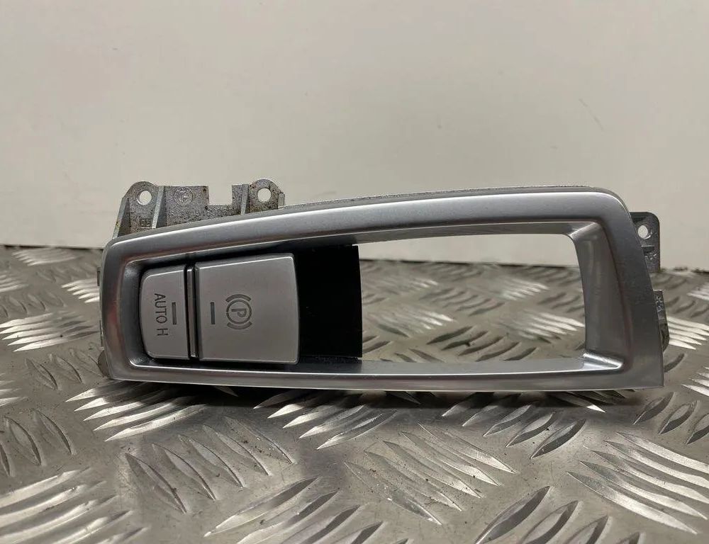 BMW 5 Series F10/F11 (2009-2017) Кнопка ручного гальма 9217594 30997026