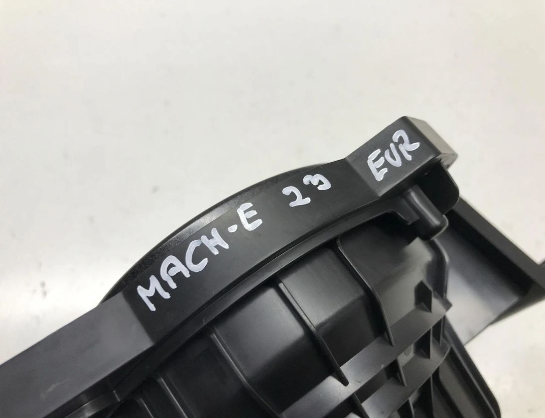 FORD USA Mustang Mach-E 1 generation (2020-2024) Сабвуфер LJ8T19A067AA 30189679