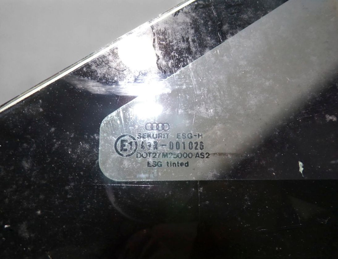 AUDI 80 B3 (1986-1992) Заднє кузовне скло ліве 43R001026 33078525