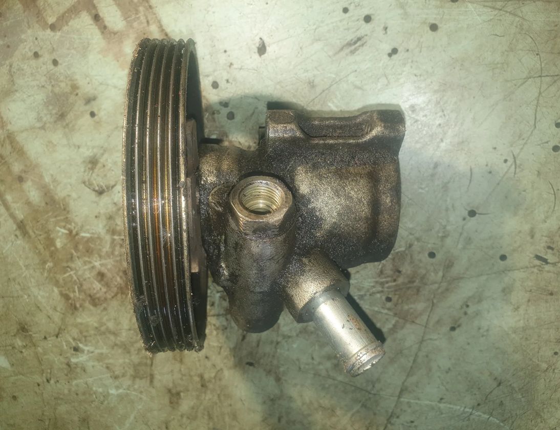 CITROËN Xsara 1 generation (1997-2004) Насос гидроусилителя 7847017 24835203