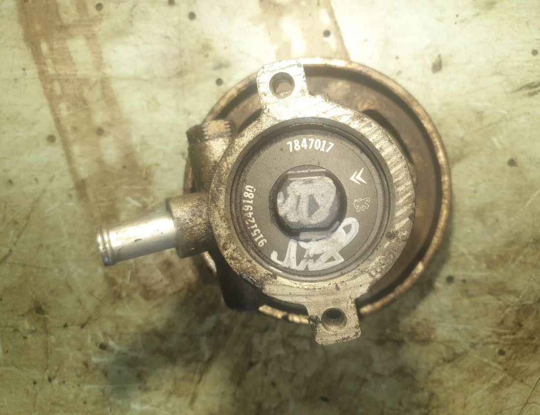 CITROËN Xsara 1 generation (1997-2004) Насос гидроусилителя 7847017 24835203