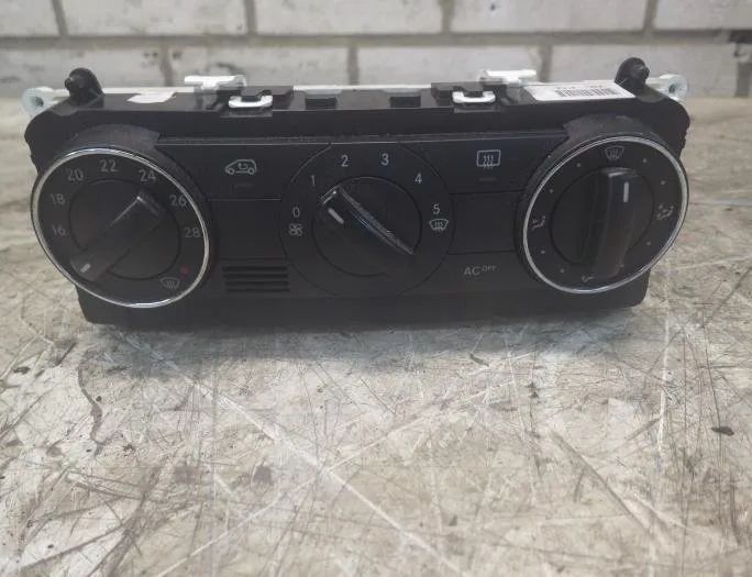MERCEDES-BENZ A-Class W169 (2004-2012) Pегулятор климы 1698300585 17334503