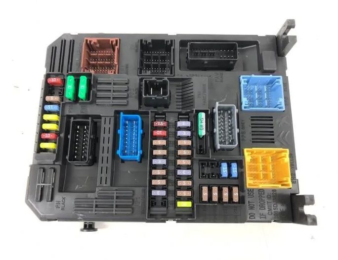 OPEL Блок предохранителей 9819851280 32390400