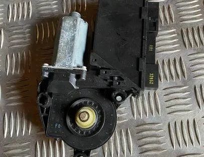 AUDI A4 B7/8E (2004-2008) Мотор регулятора вікна лівої передньої двері 8E2959801F 21194670