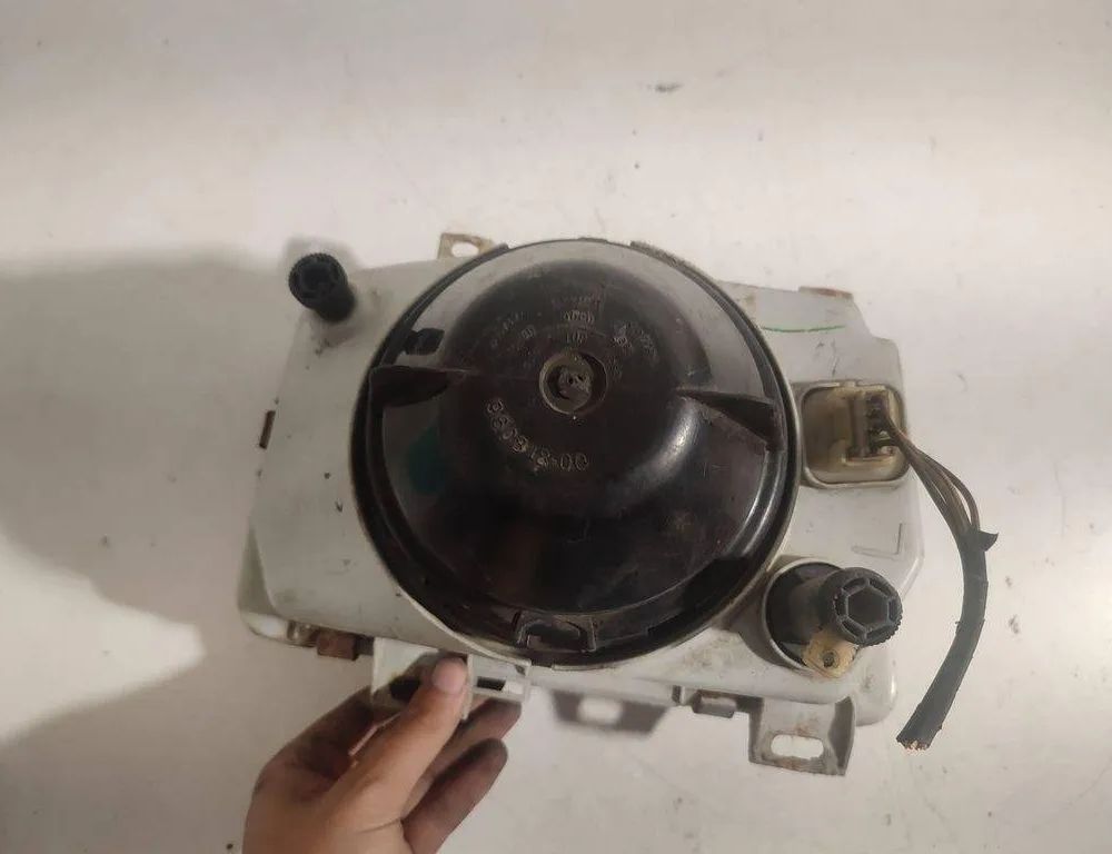 SEAT Ibiza 1 generation (1984-1993) Фара передняя левая 31511866