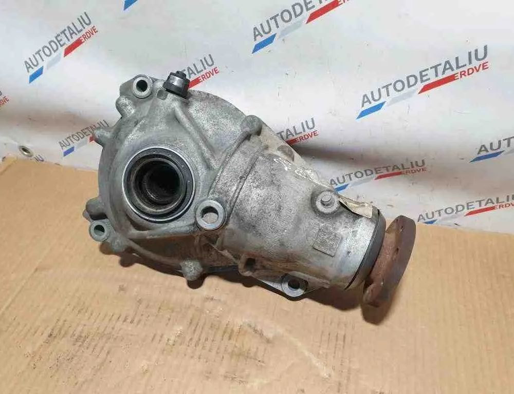 BMW 4 Series F32/F33/F36 (2013-2020) Передня роздавальна коробка 7578157,256 32614786