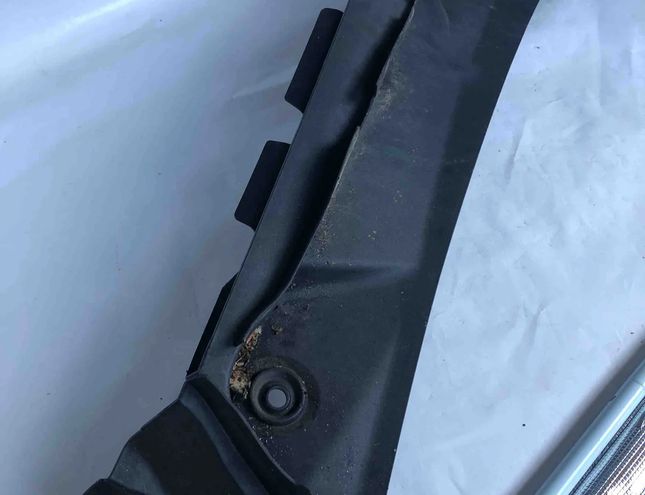 MERCEDES-BENZ C-Class W206 (2021-2023) Обшивка капота склоочисника A2068301100 32635619