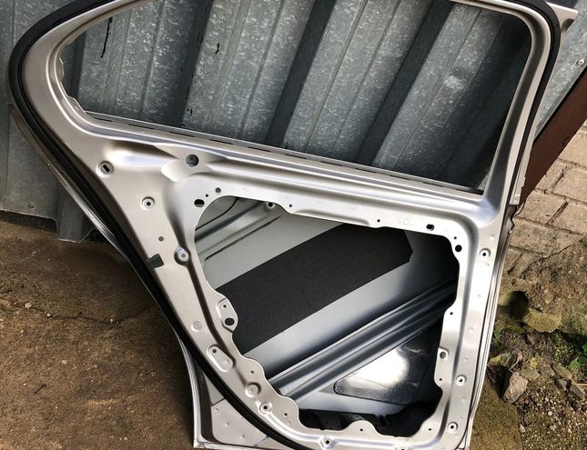 MERCEDES-BENZ C-Class W206 (2021-2023) Задня ліва дверцята 32744586