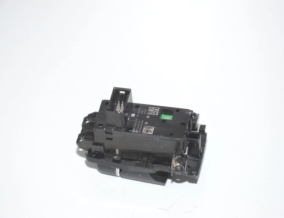 BMW 5 Series F10/F11 (2009-2017) Кнопка ручного гальма 61319355233,9355233,61319877889,9877889,61316822518,6822518,9217594,61319350899,9318730,61319318730,9385029,9349035,9350899,61319349035,61319385029,61319217594,9349037,61319349037 14174895