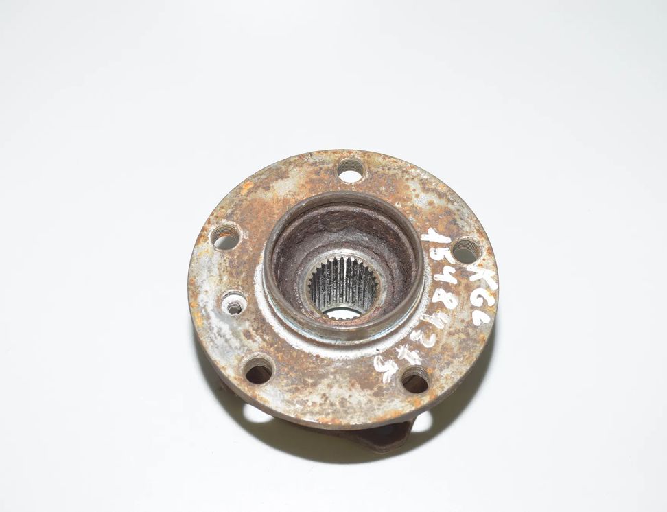 BMW 5 Series F10/F11 (2009-2017) Подшипник ступицы задний левый 33408346147,8332213,33406850156,6850156,8343733,33408331553,8331553,33416775021,33408343733,33406850159,6775021,8346147,6850159,33408332213 16435536