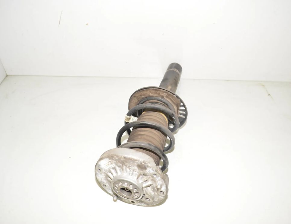 BMW 1 Series F40 (2019-2024) Амортизатор передний правый 31306877062,6866753,31336866753,31336892617,6892617,31305A04C12,5A04C12,31306880575,6880575,31306884181,6884181,31306884457,6884457,6877062 28528283