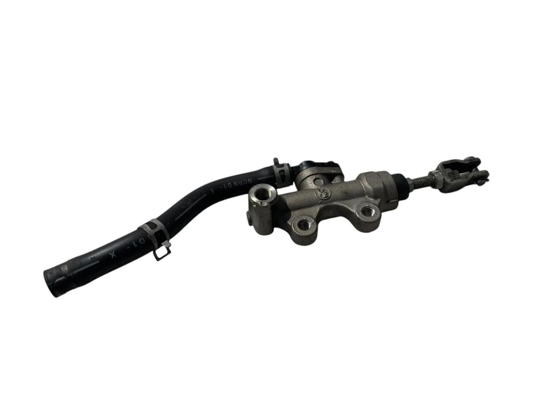 SUZUKI GSF BANDIT Насос главного тормозного цилиндра заднего gsf1200 30286908