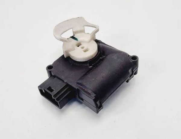 AUDI A6 C6/4F (2004-2011) Привід двигуна заслінки обігрівача салону 4F0820511A 31084487