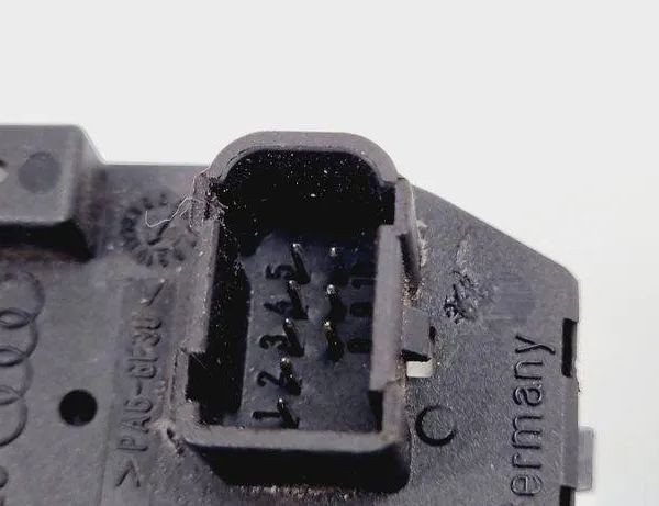 AUDI A4 B5/8D (1994-2001) Переключатель регулировки зеркала 8D0959565 31092983