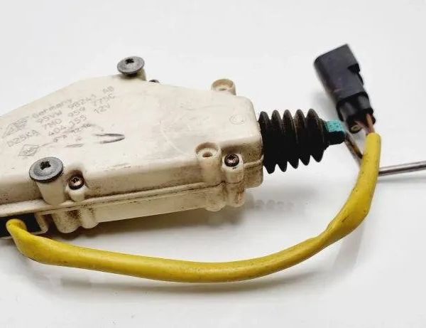 SEAT Alhambra 1 generation (1996-2010) Замок крышки топливного бака 95VW9B241AB,7M0959775C 31101936