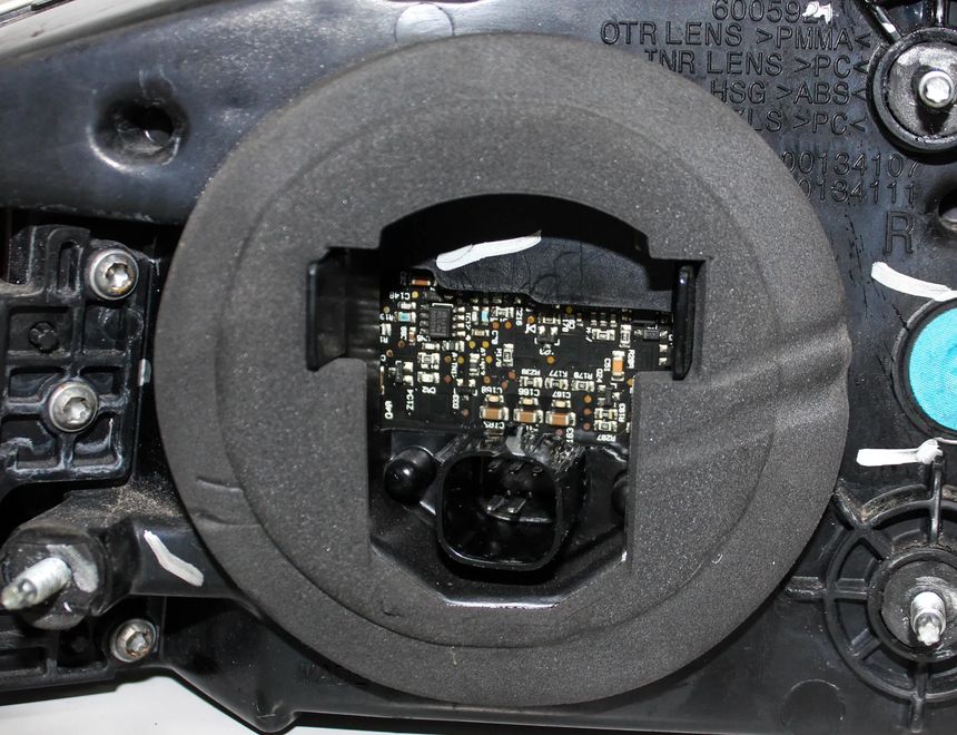 TESLA Model S 1 generation (2012-2024) Права задня фара 6005919 29001666