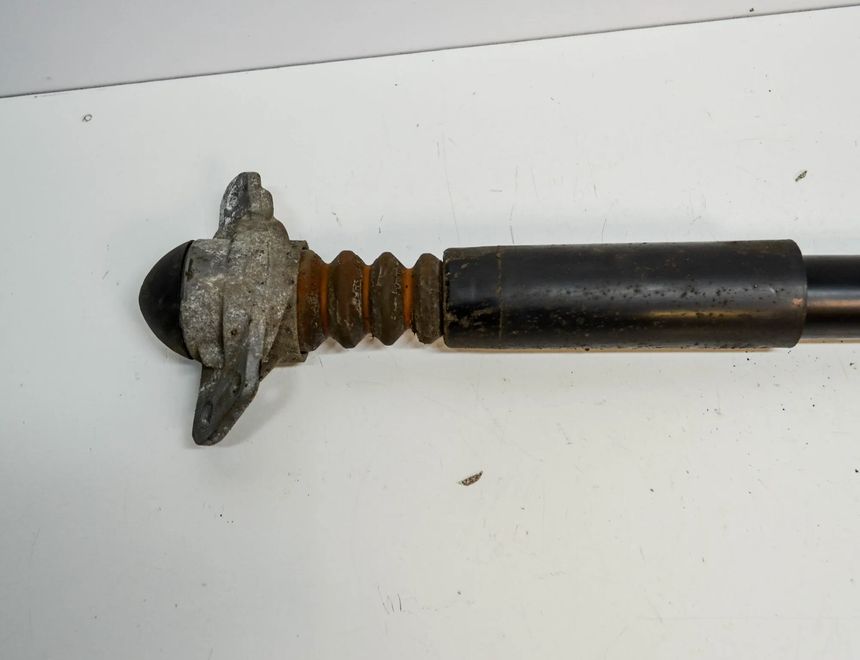 VOLKSWAGEN Golf Plus 1 generation (2004-2009) Задній лівий амортизатор 1K0512011PN 3434413