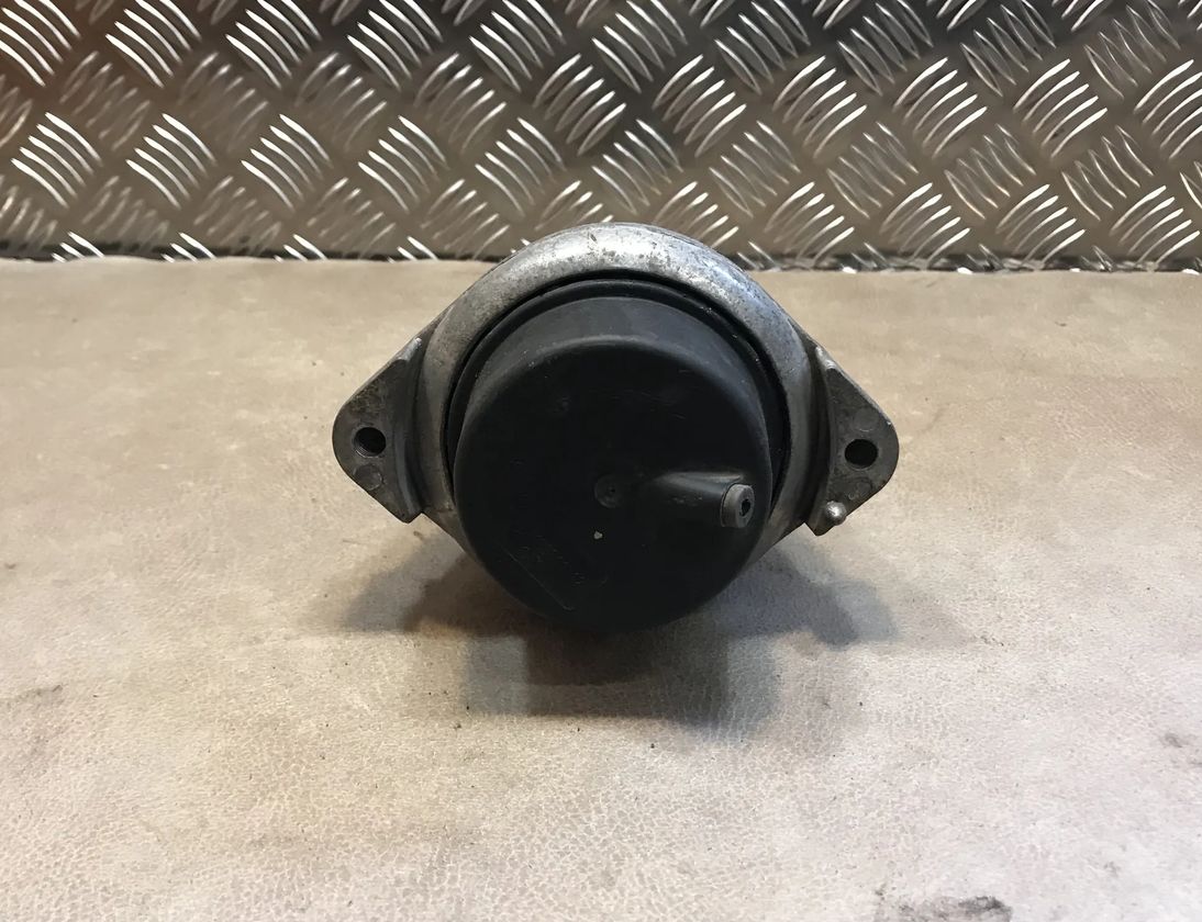 BMW 3 Series E90/E91/E92/E93 (2004-2013) Ліва опора двигуна 139811 14218923